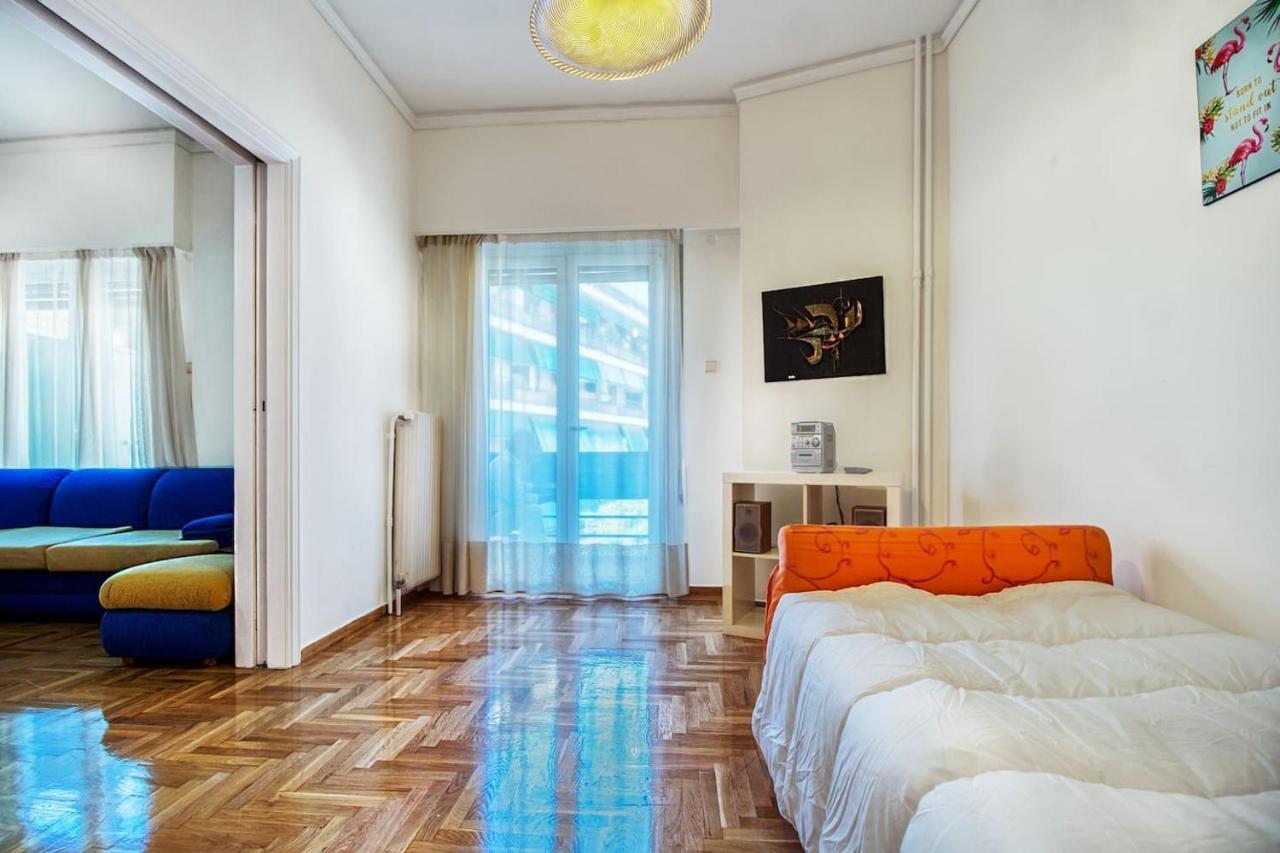 Spacious flat near Ampelokipoi metro station Atene Esterno foto